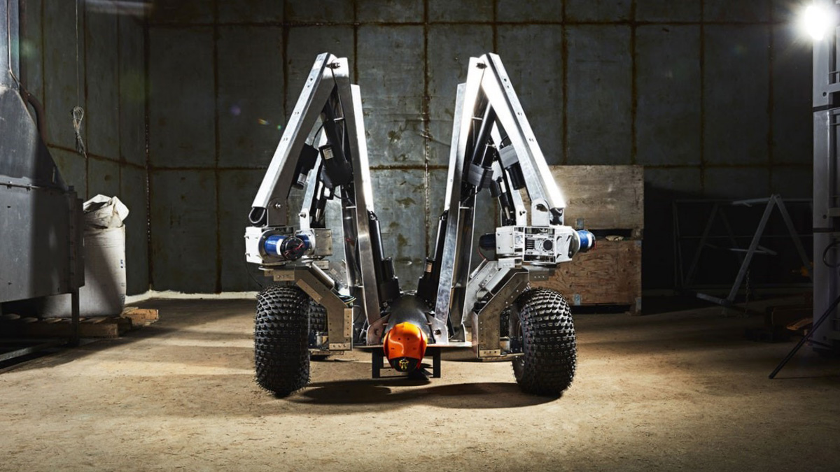 Für Precision Farming gebaut: Ein Landwirtschafts-Roboter mit geländegängigen Rädern und elektronischen Greifarmen