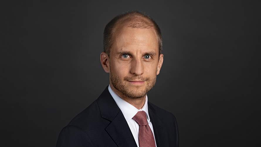 Portrait shot of Reto Cueni, Chief Economist at Vontobel